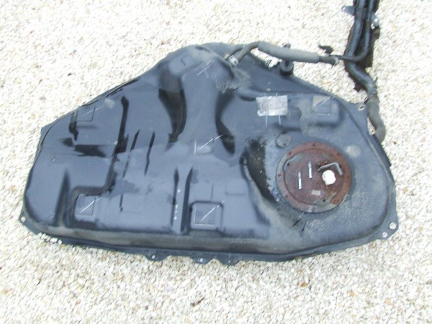 Mazda 3 bm gázolaj tank üzemanyag tank 2013 tól