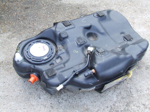 Mazda 3 bm üzemanyag tank 2.0 benzin skyactiv 2013-2018 ig