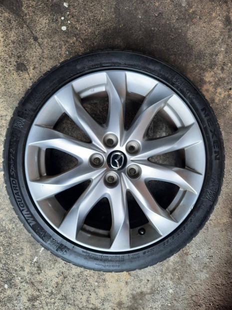 Mazda 3 gyri 18 alufelni 215/45R18 Tli gumikkal