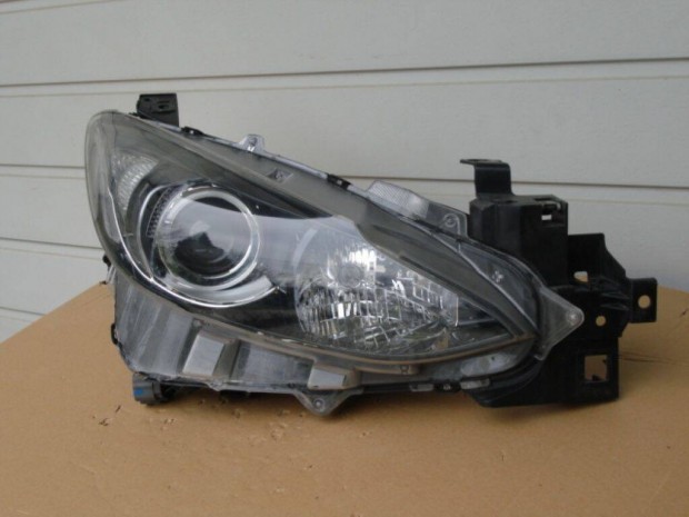 Mazda 3 jobb els fnyszr BHR151030 2013-tl
