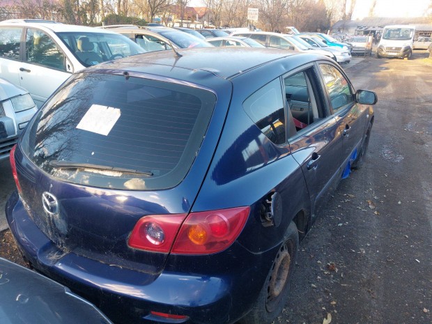 Mazda 3 karosszria elemei fekete