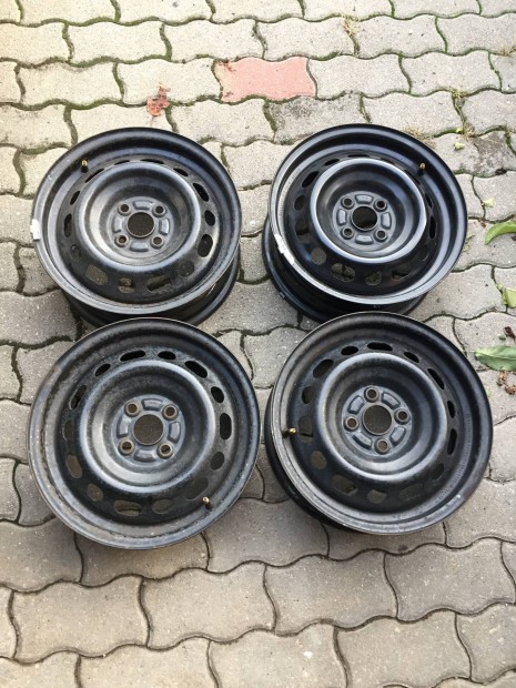 Mazda 5,5x15 et40 4x100 lemezfelni garnitura