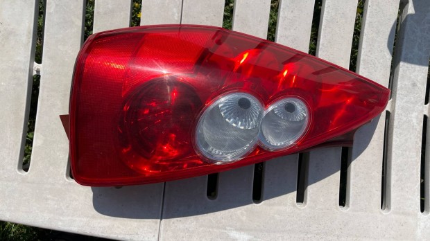 Mazda 5 bal hátsó lámpacsoport