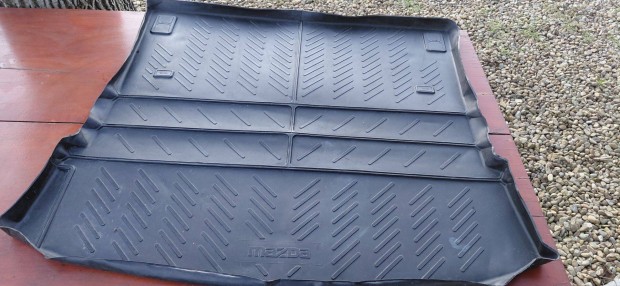 Mazda 5 csomagt�r t�lca