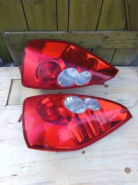 Mazda 5 h�ts� f�nysz�r� l�mpab�ra