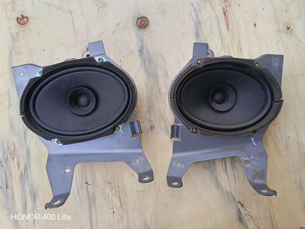 Mazda 5 h�ts� hangsz�r� (gy�ri)