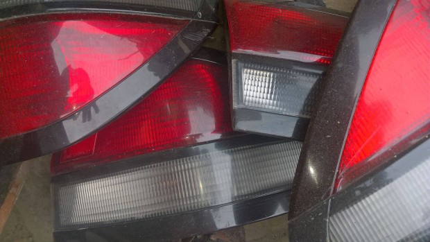 Mazda 626 GF h�ts� l�mp�k