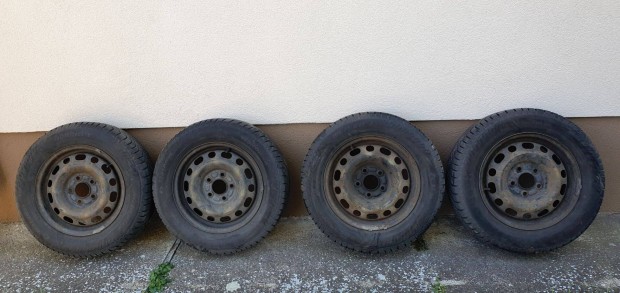 Mazda 6 -os 4 -db Matador 195/65 R 15-ös 70% os Gumi felnivel
