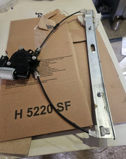 Mazda 6 ablakemel szerkezet s motor 8000