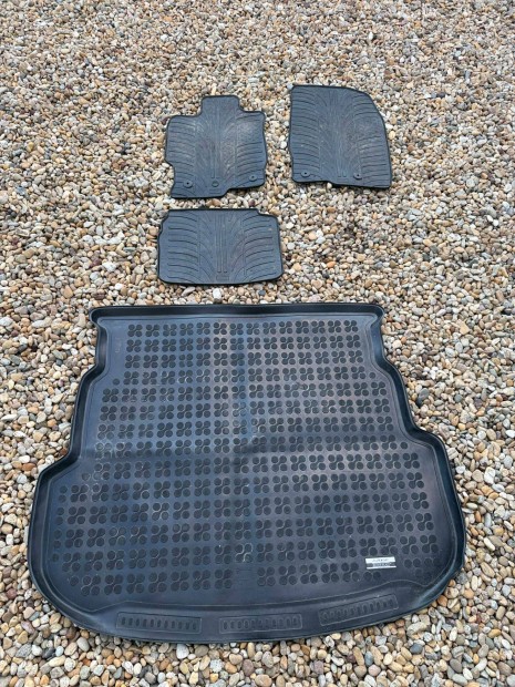 Mazda 6 gumisz�nyegek + csomagt�rt�lca
