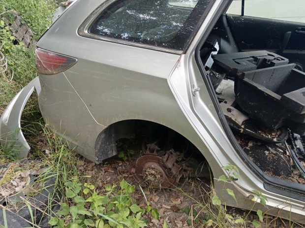 Mazda 6 h�ts� s�rv�d�