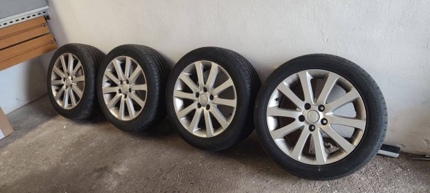 Mazda Alu felni nyári gumival