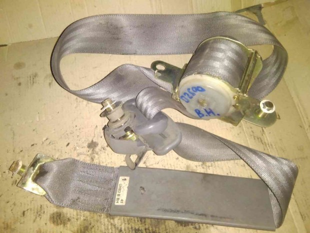 Mazda B2500 Bal Hts Biztonsgi v