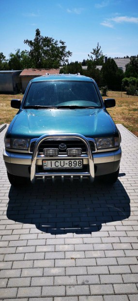 Mazda B2500 Elad