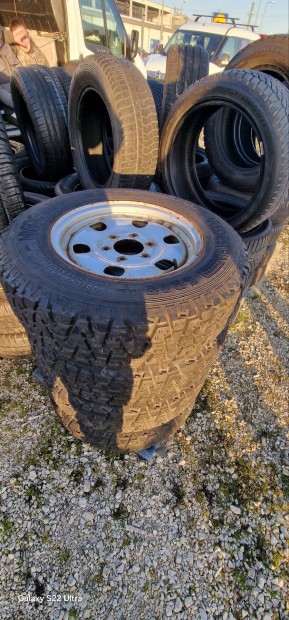 Mazda B2500  BT 50 terep gumi ac�lfelnivel