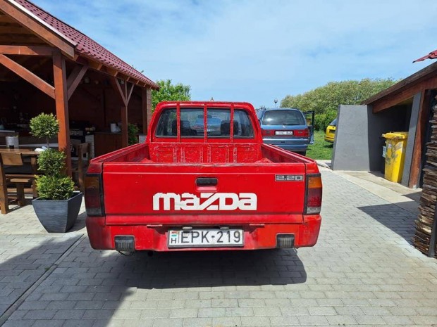 Mazda B 2200 2.2 Plus