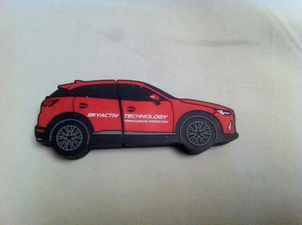 Mazda CX-3 2.0 USB pendrive 4 GB