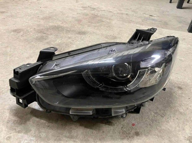 Mazda CX-5 f�nysz�r�