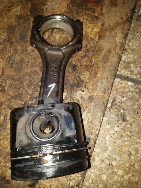 Mazda CX-7 Hajt�kar