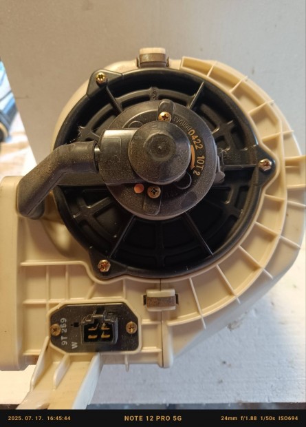 Mazda Demio alkatr�sz