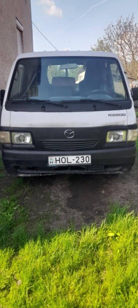 Mazda E2200 Platós teherautó eladó