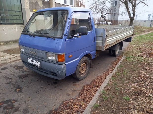 Mazda E2200 alkatrszeim eladk 