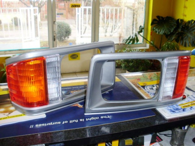 Mazda E2200 platós 1987-1996 új index irányjelző lámpa keret komplett