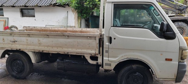 Mazda E2200 plats