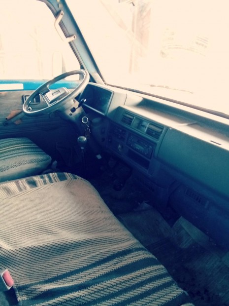 Mazda E2200 plats elad 