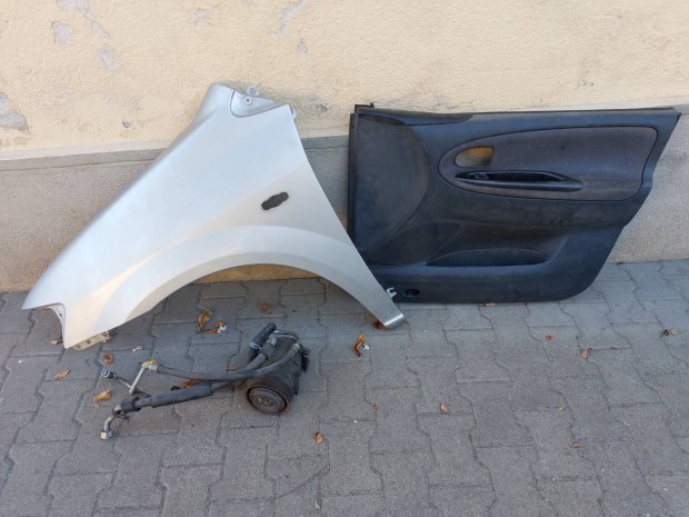 Mazda MPV alufelni + karosszéria elemek+klima szivattyú eladó!