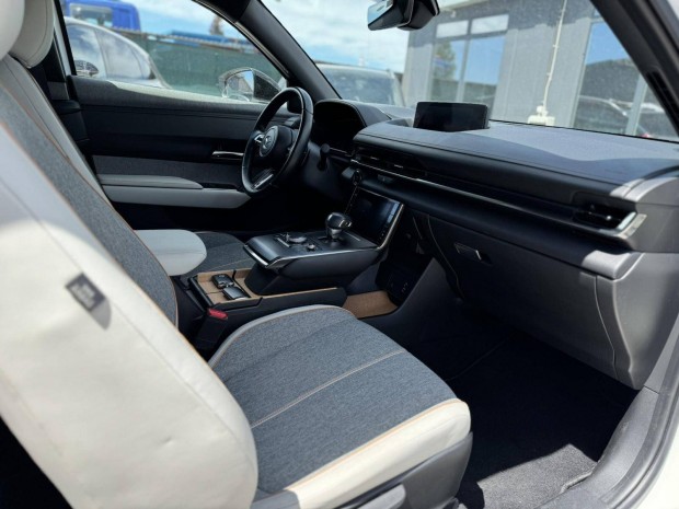 Mazda MX-30 35,5kWh e-Skyactiv Exclusive-Line S...