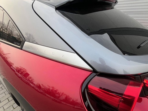 Mazda MX-30 35,5kWh e-Skyactiv Launch Edition fs