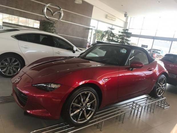 Mazda MX-5 1.5i Skyactiv Exclusive-Line Navi! M...