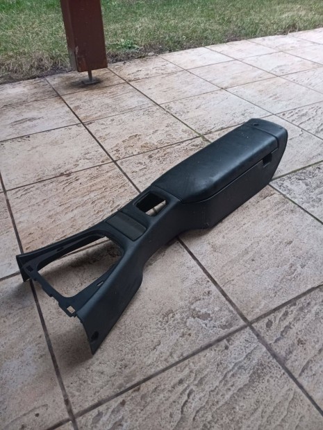 Mazda Mx5 k�z�p konzol k�ny�kl�