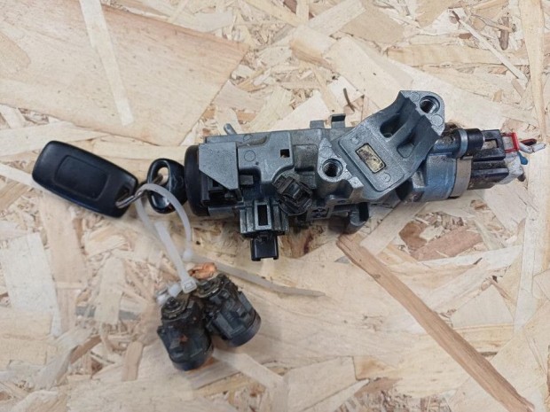 Mazda Premacy (1999-2004) Gy�jt�skapcsol� 2db Ajt�z�r Bet�ttel