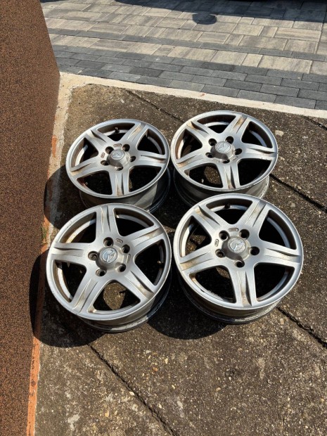 Mazda alufelni gumiabronccsal eladó