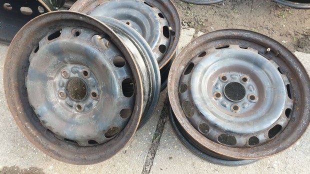 Mazda felni dsztrcsa 16col