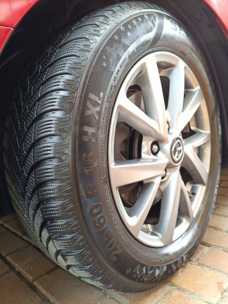Mazda gyári 16 alufelni Semperit téli gumival eladó