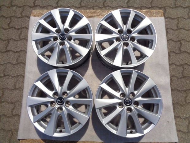 Mazda gyári alufelni 17-es, 5×114.3-as osztóval, szép állapotban eladó