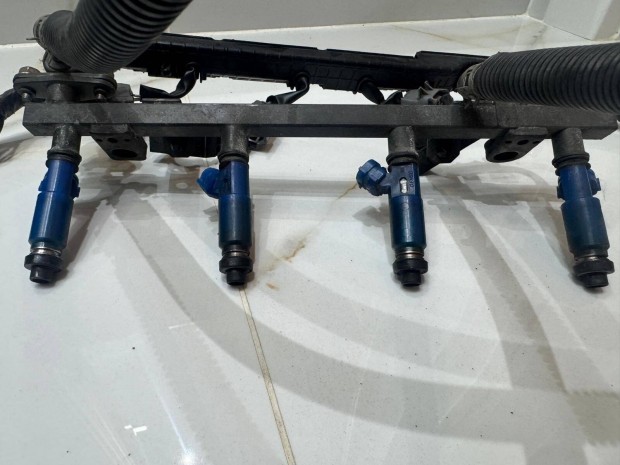 Mazda mx5 4 db injektor + Injektorhid , k�belez�s