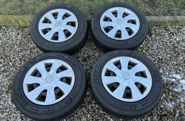 Mazda t�li kerekek 195/65 R15 gumikkal