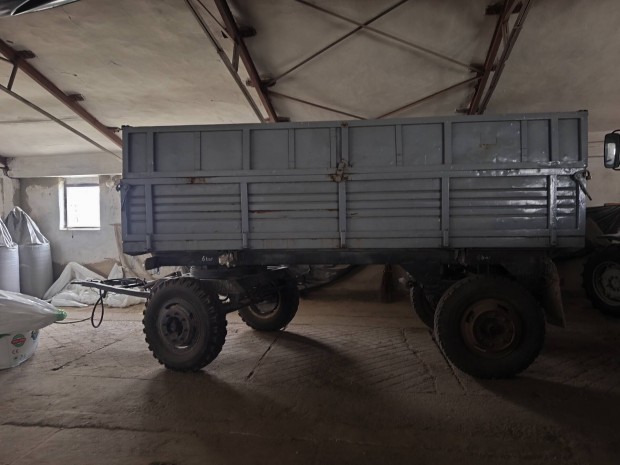 Mbp p�tkocsi elad� 