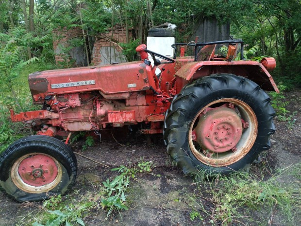 Mc Cormick D-430 traktor elad