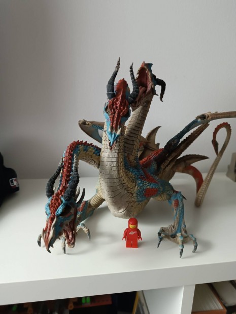 Mcfarlane's Hidra Dragon, Srkny 