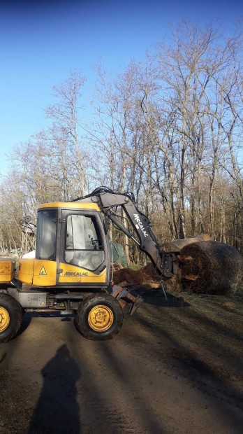 Mecalac 12msx 2007 csere rdekel.