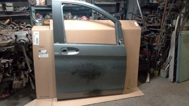 Mecedes V Klasse jobb els� ajt� fekete