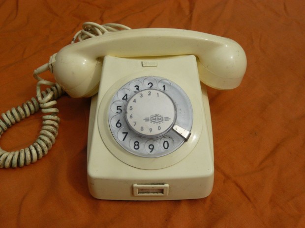 Mechanikai Művekben készült régi , retró vezetékes telefon
