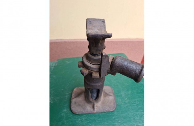 Mechanikus Emel 2 T
