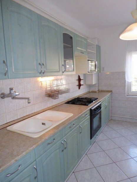 Mecsekoldali, és egyetemekhez közeli, 1,5 szobás, berendezett, panorám