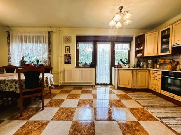 Mecsekoldali panor�ma  h�romszintes csal�di h�z elad�!